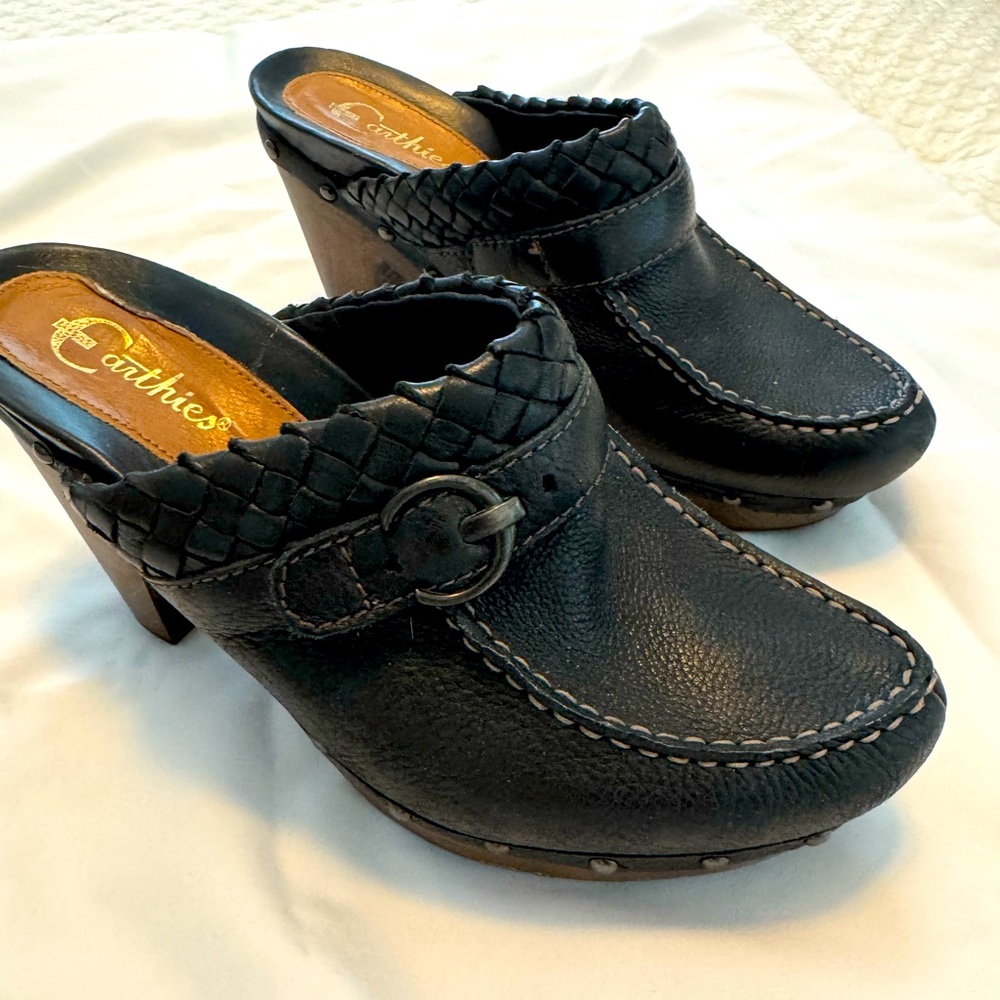 Earthies Black Leather Mules with Braided Detail